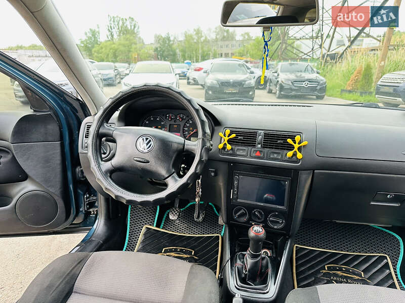 Хетчбек Volkswagen Golf 2000 в Харкові