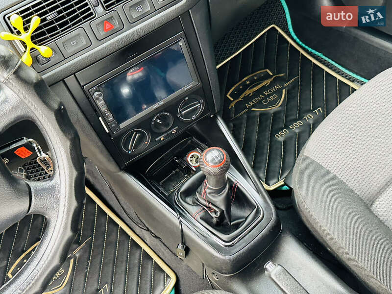 Хетчбек Volkswagen Golf 2000 в Харкові