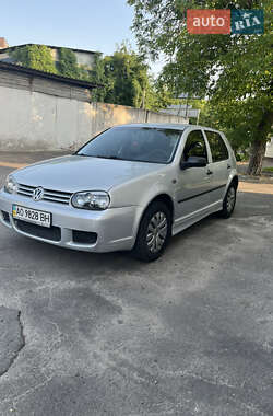 Хетчбек Volkswagen Golf 1998 в Городку