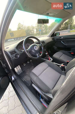 Хетчбек Volkswagen Golf 2000 в 