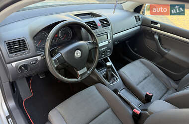 Хэтчбек Volkswagen Golf 2007 в 