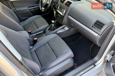 Хэтчбек Volkswagen Golf 2007 в 
