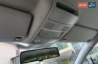 Хэтчбек Volkswagen Golf 2004 в 