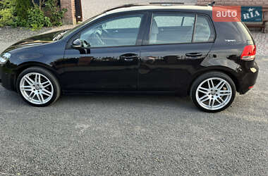 Хетчбек Volkswagen Golf 2012 в 