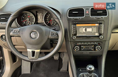 Хетчбек Volkswagen Golf 2012 в 