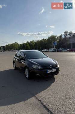 Хетчбек Volkswagen Golf 2010 в 