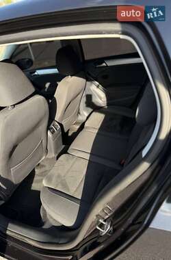 Хетчбек Volkswagen Golf 2010 в 