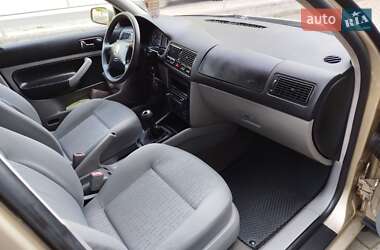 Универсал Volkswagen Golf 2001 в 