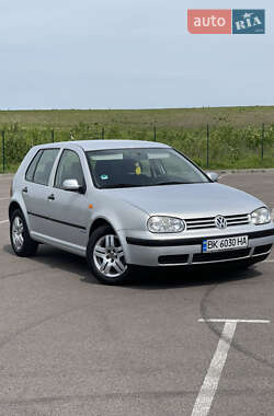 Хэтчбек Volkswagen Golf 1999 в Ровно