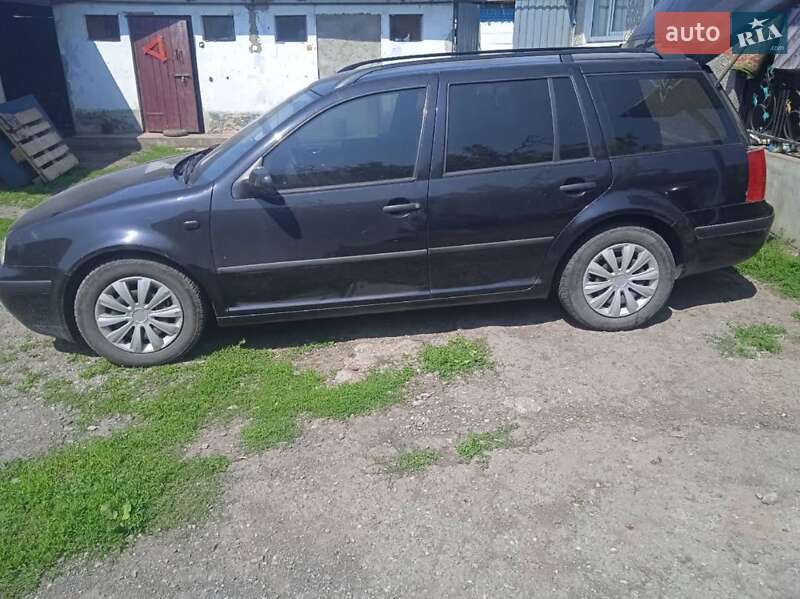 Універсал Volkswagen Golf 2001 в Тернополі
