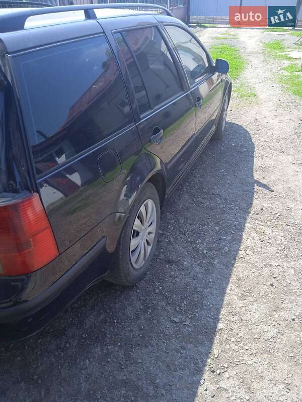 Універсал Volkswagen Golf 2001 в Тернополі