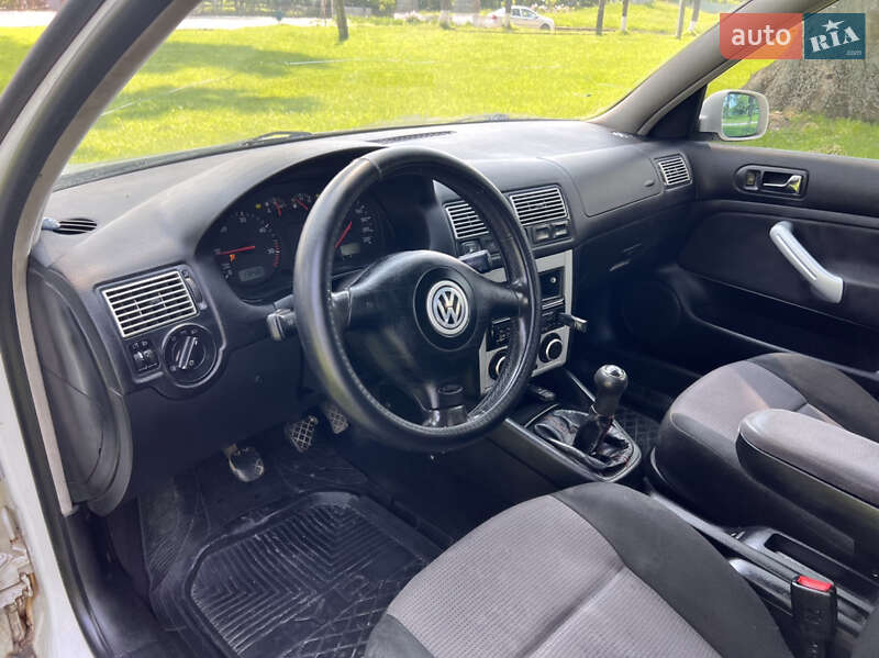 Хэтчбек Volkswagen Golf 2000 в Хмельницком