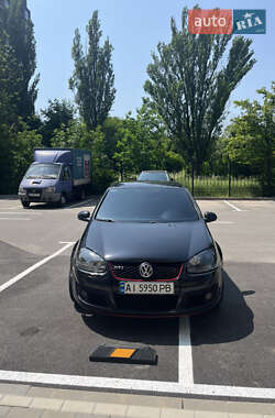 Хэтчбек Volkswagen Golf 2008 в Киеве