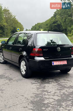 Хэтчбек Volkswagen Golf 2002 в 