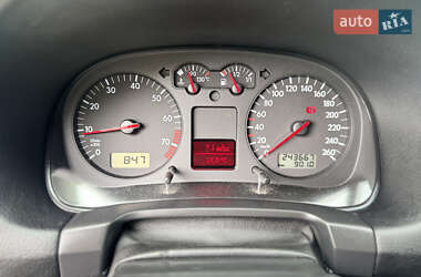 Хэтчбек Volkswagen Golf 2002 в 
