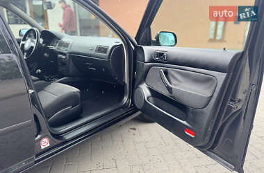 Хэтчбек Volkswagen Golf 2002 в 