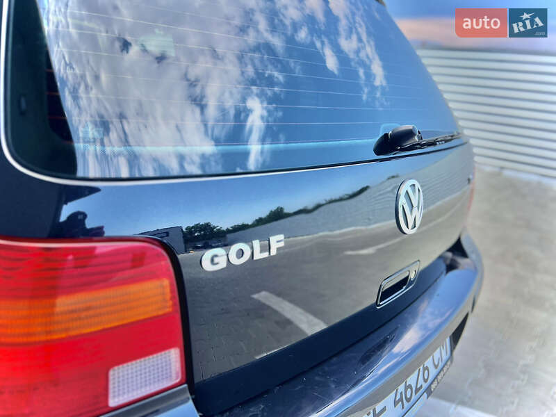 Хетчбек Volkswagen Golf 1999 в Чернівцях