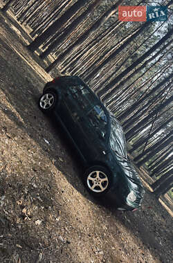 Хетчбек Volkswagen Golf 2002 в 