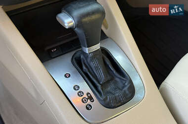 Хэтчбек Volkswagen Golf 2005 в 