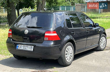 Хетчбек Volkswagen Golf 2003 в 