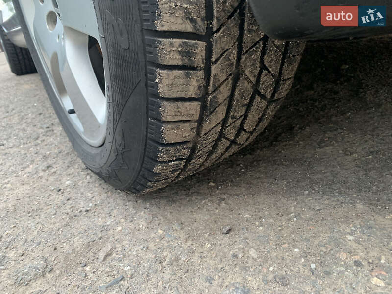 Хэтчбек Volkswagen Golf 2005 в Александровке