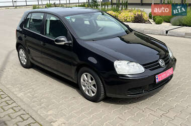 Хэтчбек Volkswagen Golf 2005 в Рожище