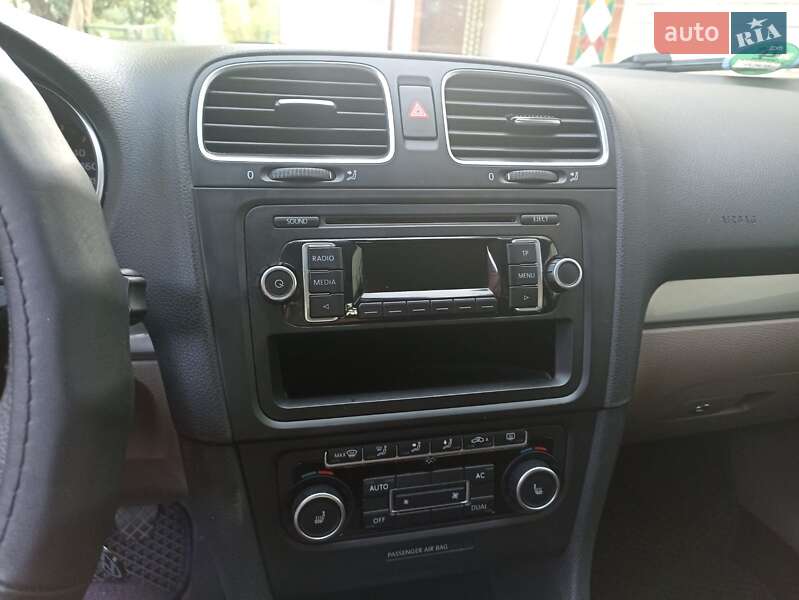 Хетчбек Volkswagen Golf 2011 в Хмельницькому