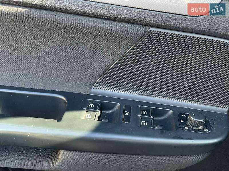Універсал Volkswagen Golf 2012 в Камені-Каширському