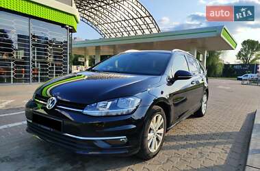Універсал Volkswagen Golf 2017 в Києві