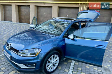 Универсал Volkswagen Golf 2017 в 