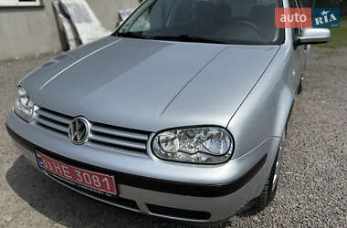 Універсал Volkswagen Golf 2000 в 