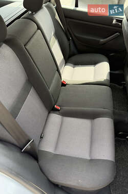 Універсал Volkswagen Golf 2000 в 