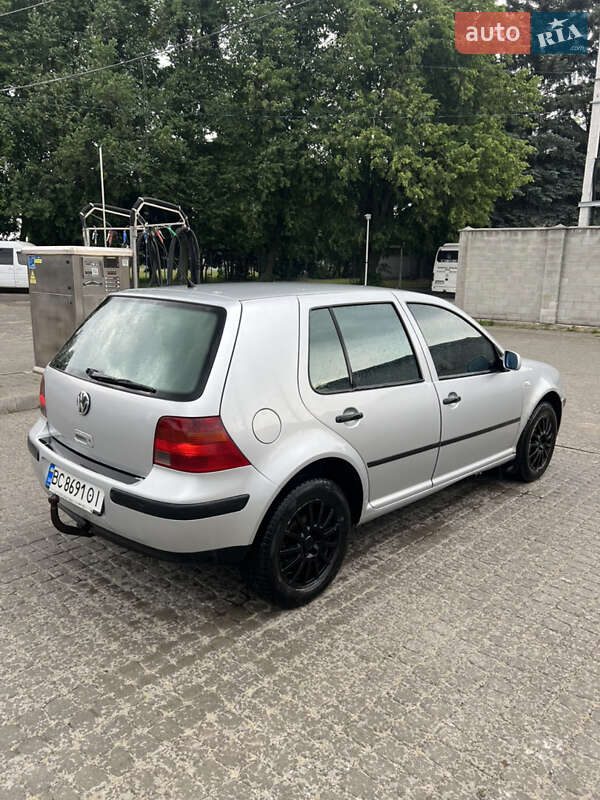 Volkswagen Golf 2001