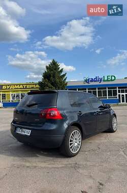 Хэтчбек Volkswagen Golf 2004 в 