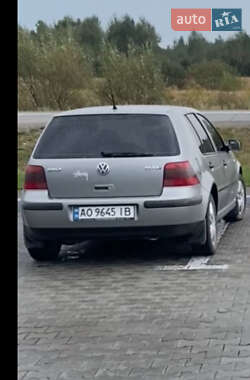 Хэтчбек Volkswagen Golf 2002 в Олевске