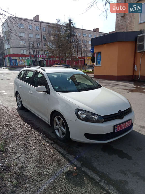 Универсал Volkswagen Golf 2012 в Ровно