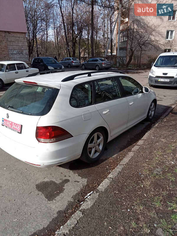 Универсал Volkswagen Golf 2012 в Ровно