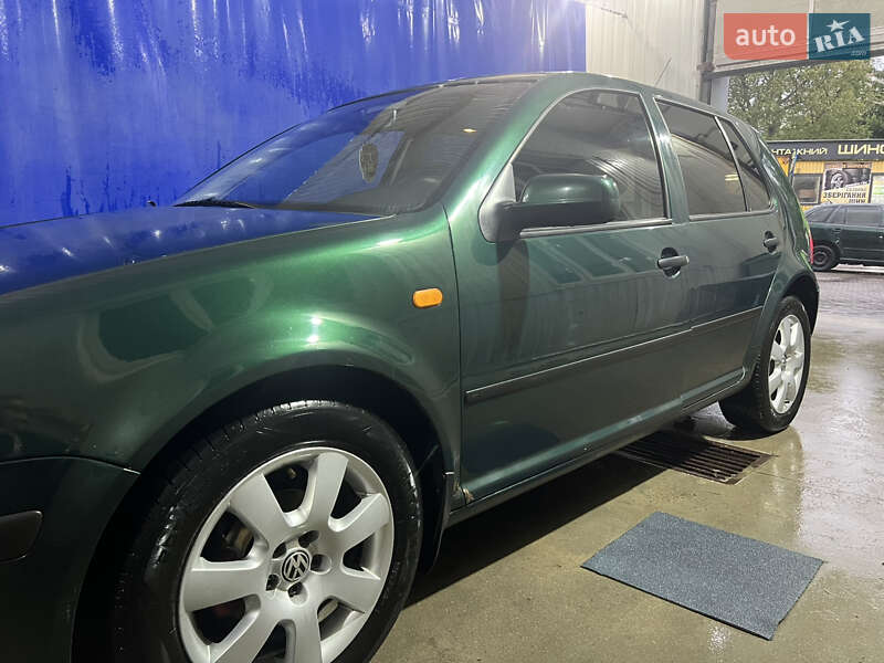 Хэтчбек Volkswagen Golf 1998 в Хмельницком
