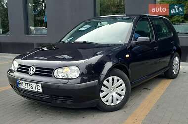 Хетчбек Volkswagen Golf 2001 в Коростені