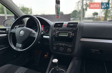 Хэтчбек Volkswagen Golf 2008 в 