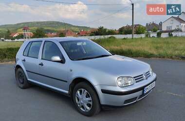 Хэтчбек Volkswagen Golf 2000 в Берегово