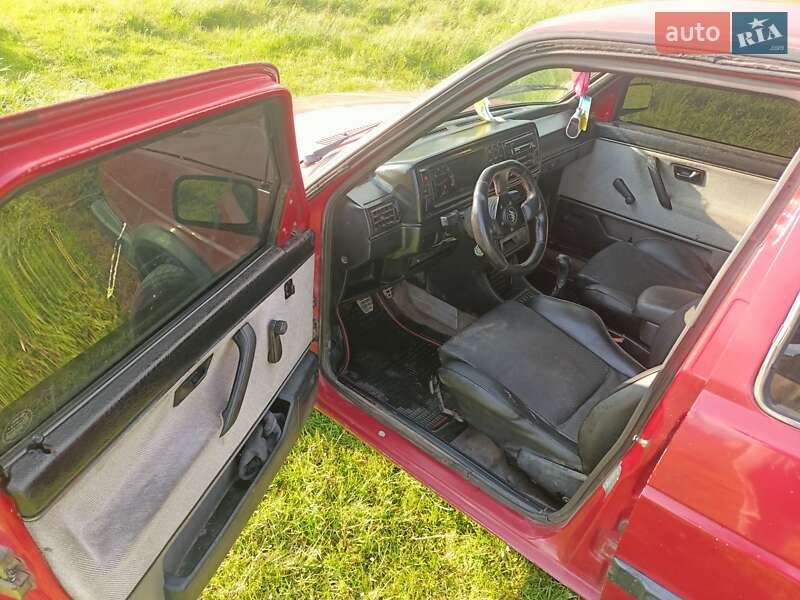 Хэтчбек Volkswagen Golf 1989 в Львове