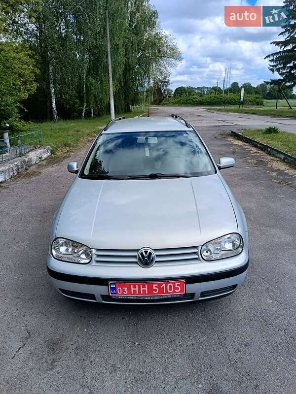 Универсал Volkswagen Golf 2000 в Млинове