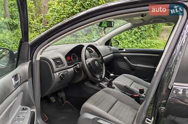 Хетчбек Volkswagen Golf 2006 в 