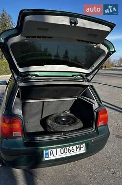 Хетчбек Volkswagen Golf 1999 в 