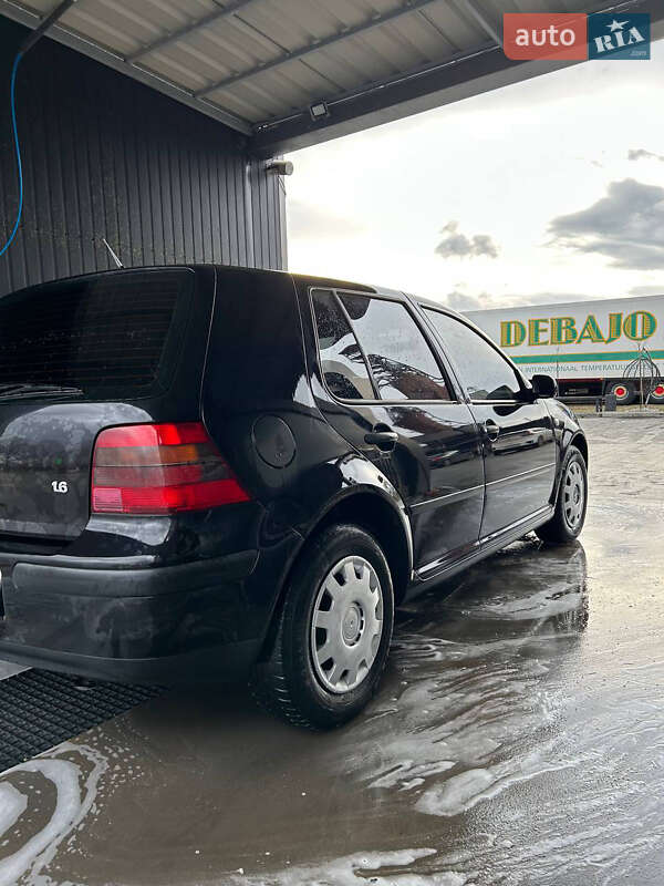 Хетчбек Volkswagen Golf 2000 в Івано-Франківську