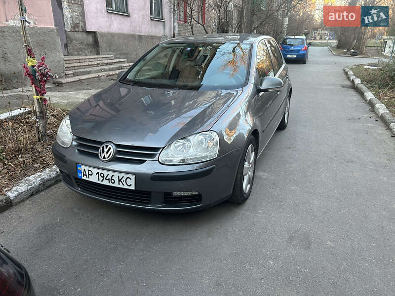 Volkswagen Golf 2004