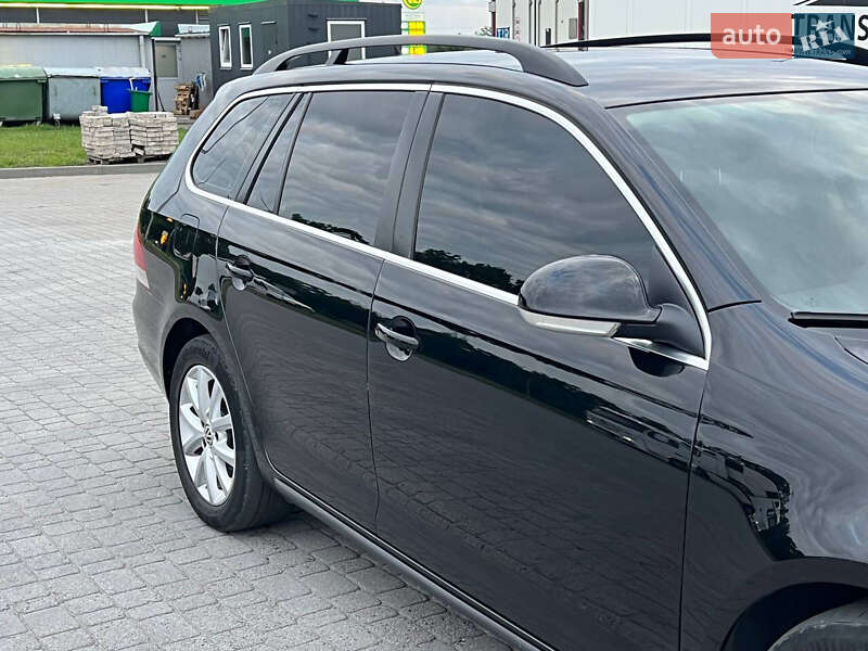 Універсал Volkswagen Golf 2011 в Радивиліві
