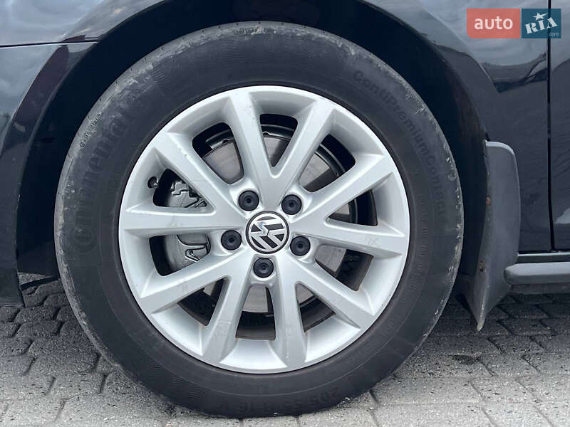Універсал Volkswagen Golf 2011 в Радивиліві