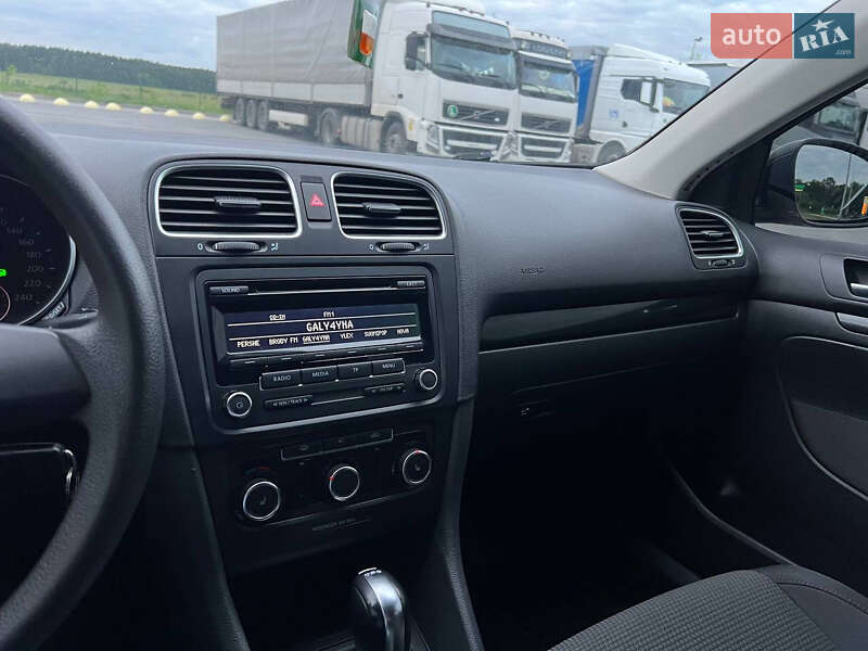 Універсал Volkswagen Golf 2011 в Радивиліві